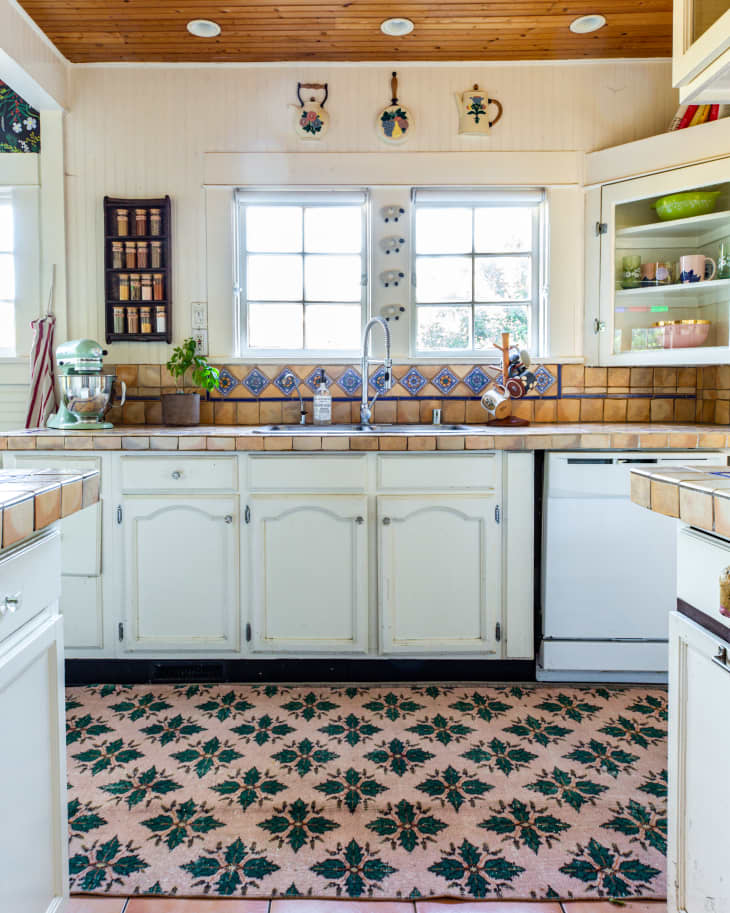 17 Best Airbnb Kitchen Essentials, According to a Superhost The Kitchn